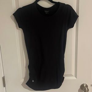 Black Athleta fitted short sleeve T-shirt